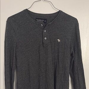 Abercrombie & Fitch Gray Long Sleeve Henley Tee